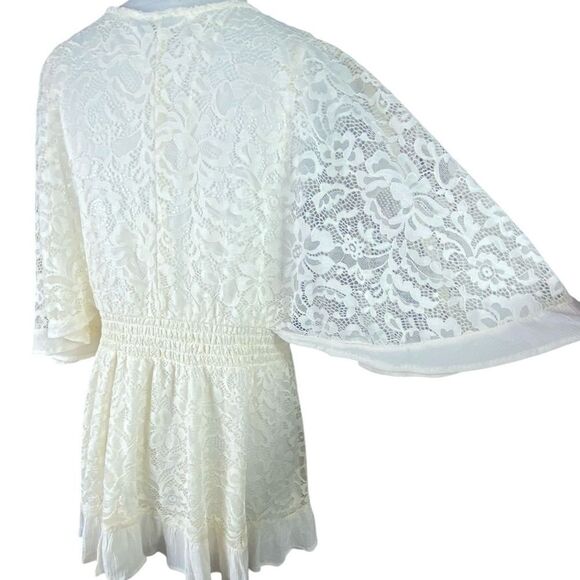 Torrid Womens Beige Stretch Lace Surplice Dolman Sleeve Blouse Top Size 1 - Picture 4 of 7